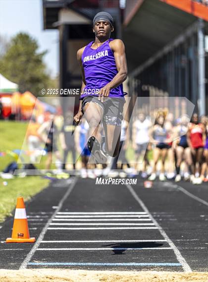 Thumbnail 3 in Myrhum Invitational (Long Jump Flight 3) photogallery.