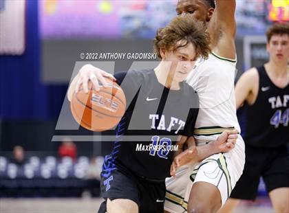 Thumbnail 2 in Taft vs. Lane Tech (Chicago Elite Classic) photogallery.