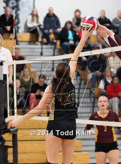 Thumbnail 3 in Granby Memorial vs. Woodland Regional (CIAC Class M Semifinal) photogallery.