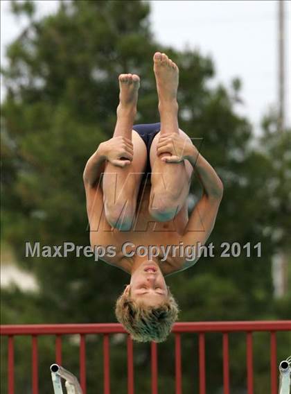 Thumbnail 3 in CIF SJS Boys JV Diving Finals photogallery.