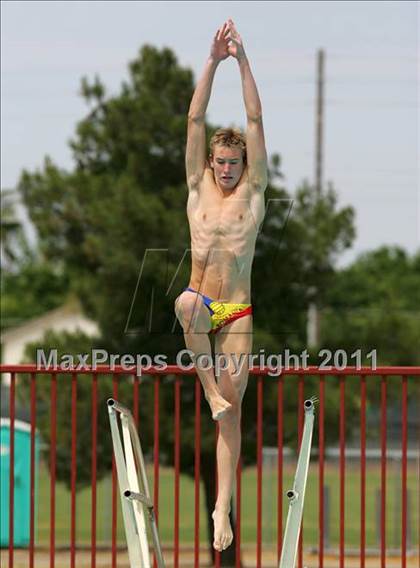 Thumbnail 2 in CIF SJS Boys JV Diving Finals photogallery.