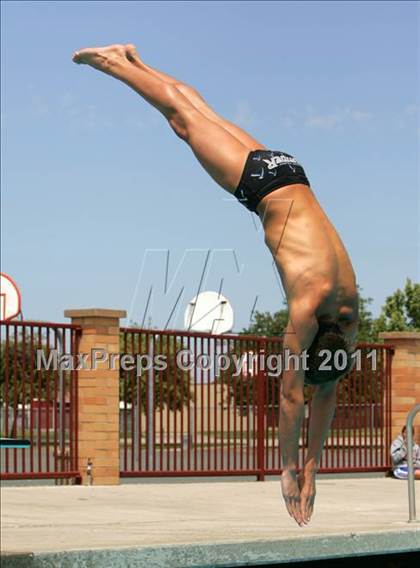 Thumbnail 2 in CIF SJS Boys JV Diving Finals photogallery.