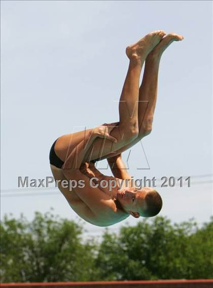 Thumbnail 2 in CIF SJS Boys JV Diving Finals photogallery.