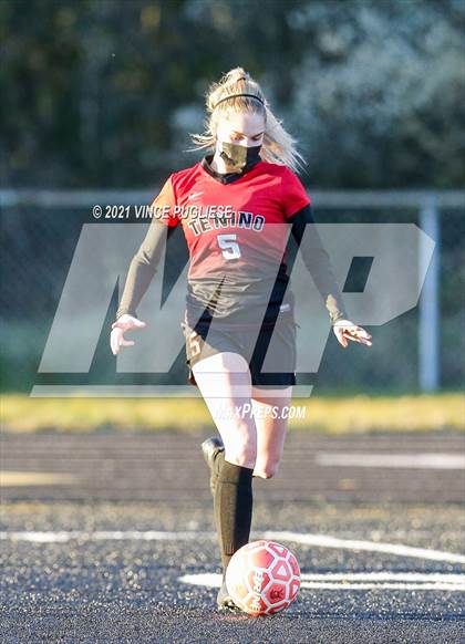 Thumbnail 1 in Castle Rock @ Tenino  (1A District 4 Playoffs) photogallery.