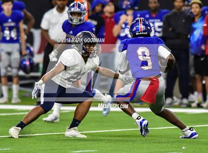 Thumbnail 2 in Tompkins vs West Brook (UIL 6A Regional Playoff) photogallery.