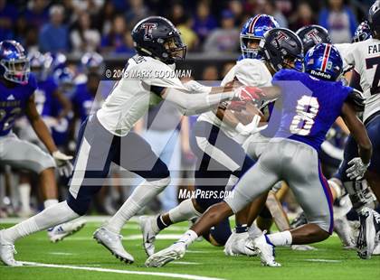 Thumbnail 3 in Tompkins vs West Brook (UIL 6A Regional Playoff) photogallery.