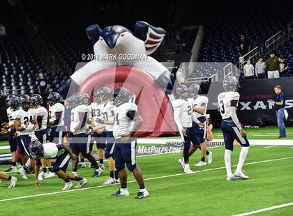 Thumbnail 2 in Tompkins vs West Brook (UIL 6A Regional Playoff) photogallery.