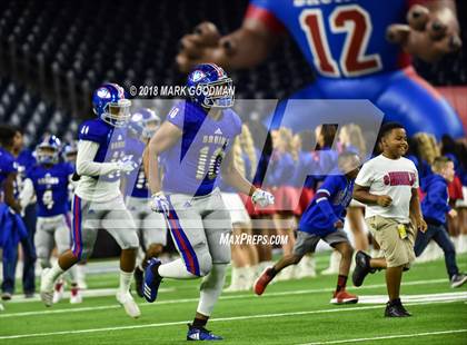 Thumbnail 1 in Tompkins vs West Brook (UIL 6A Regional Playoff) photogallery.