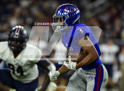 Thumbnail 1 in Tompkins vs West Brook (UIL 6A Regional Playoff) photogallery.