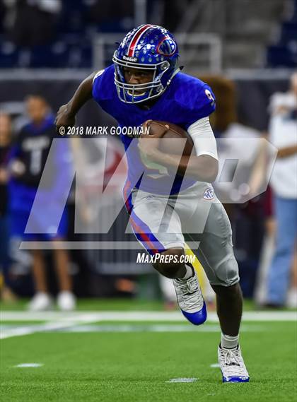 Thumbnail 1 in Tompkins vs West Brook (UIL 6A Regional Playoff) photogallery.