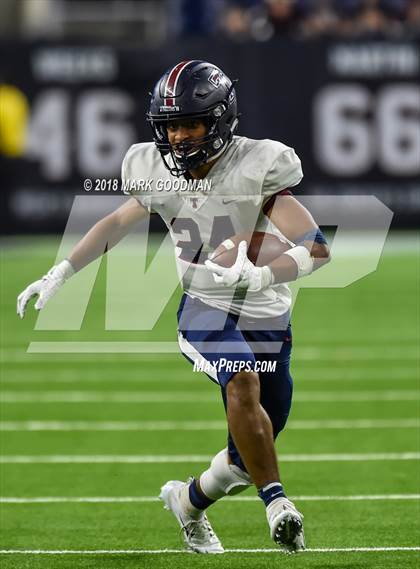 Thumbnail 2 in Tompkins vs West Brook (UIL 6A Regional Playoff) photogallery.