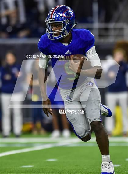 Thumbnail 1 in Tompkins vs West Brook (UIL 6A Regional Playoff) photogallery.