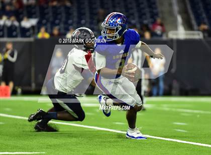 Thumbnail 2 in Tompkins vs West Brook (UIL 6A Regional Playoff) photogallery.