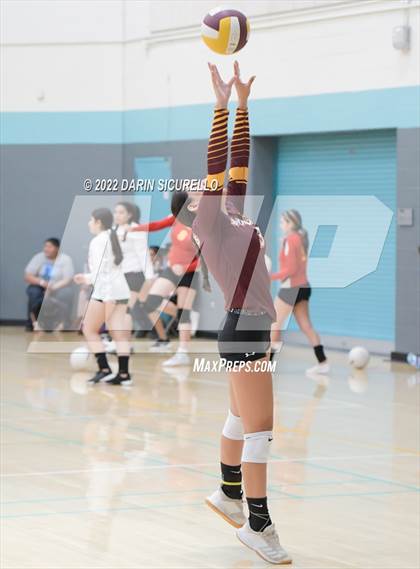 Thumbnail 2 in NFL Yet Academy vs Nogales (Epic Tourneys Volleyball Invite) photogallery.