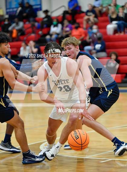 Thumbnail 2 in Alonso vs St. Petersburg (Sunbash Tournament) photogallery.