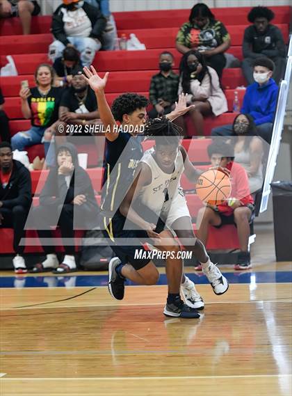 Thumbnail 2 in Alonso vs St. Petersburg (Sunbash Tournament) photogallery.