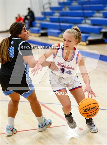 Thumbnail 2 in Mountain Range vs Centaurus (Boulder Valley Invitational) photogallery.
