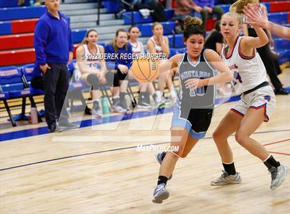 Thumbnail 2 in Mountain Range vs Centaurus (Boulder Valley Invitational) photogallery.