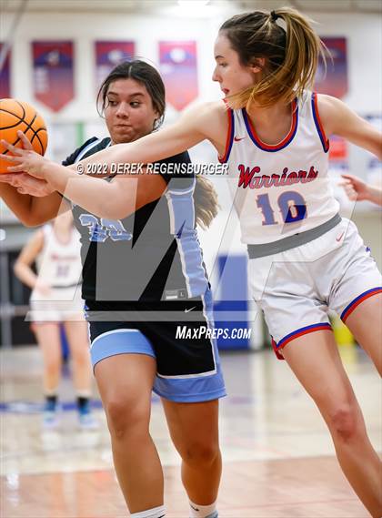 Thumbnail 3 in Mountain Range vs Centaurus (Boulder Valley Invitational) photogallery.