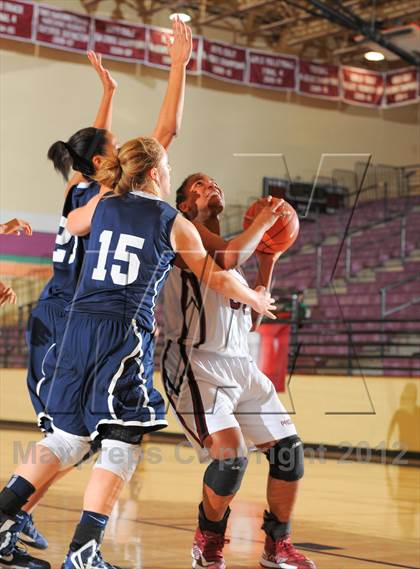 Thumbnail 1 in Dr. Phillips vs. Ossining (Nike Tournament of Champions) photogallery.