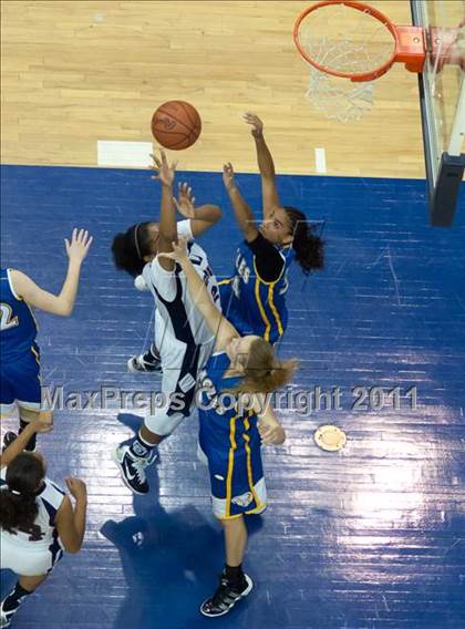Thumbnail 2 in Christian Life Academy vs Horizon (CIF SDS D5 Final) photogallery.