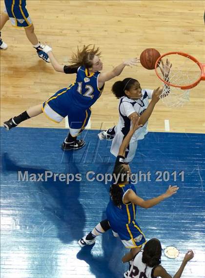 Thumbnail 1 in Christian Life Academy vs Horizon (CIF SDS D5 Final) photogallery.