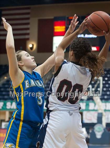 Thumbnail 2 in Christian Life Academy vs Horizon (CIF SDS D5 Final) photogallery.