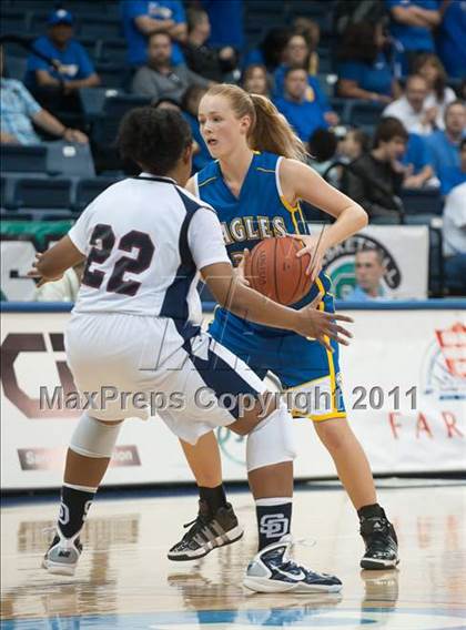 Thumbnail 2 in Christian Life Academy vs Horizon (CIF SDS D5 Final) photogallery.