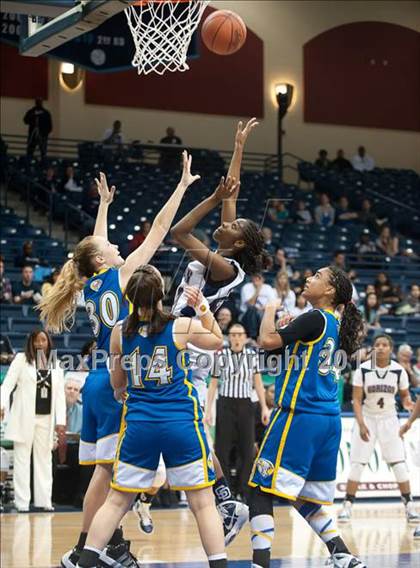 Thumbnail 2 in Christian Life Academy vs Horizon (CIF SDS D5 Final) photogallery.