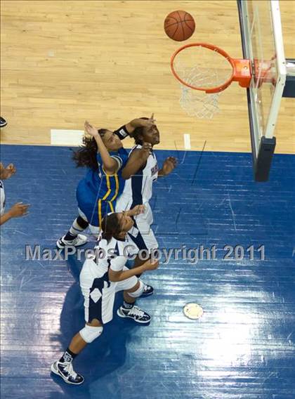 Thumbnail 1 in Christian Life Academy vs Horizon (CIF SDS D5 Final) photogallery.