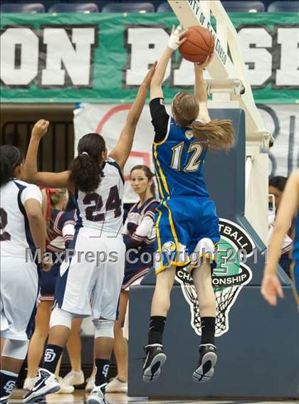 Thumbnail 3 in Christian Life Academy vs Horizon (CIF SDS D5 Final) photogallery.