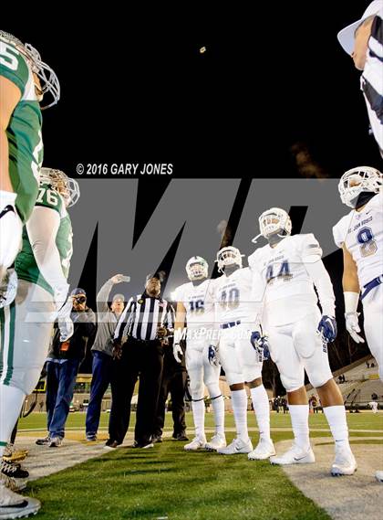 Thumbnail 2 in De La Salle vs. St. John Bosco (CIF State Open Division Final) photogallery.
