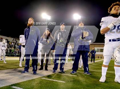Thumbnail 3 in De La Salle vs. St. John Bosco (CIF State Open Division Final) photogallery.