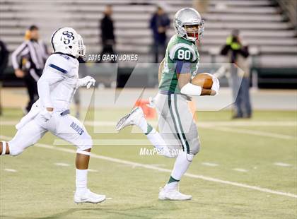 Thumbnail 1 in De La Salle vs. St. John Bosco (CIF State Open Division Final) photogallery.