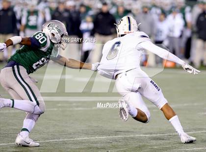 Thumbnail 2 in De La Salle vs. St. John Bosco (CIF State Open Division Final) photogallery.