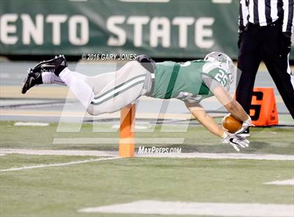Thumbnail 3 in De La Salle vs. St. John Bosco (CIF State Open Division Final) photogallery.