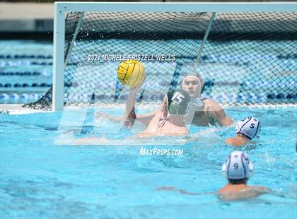 Thumbnail 3 in Santana vs. Helix (CIF SDS D2 Final) photogallery.