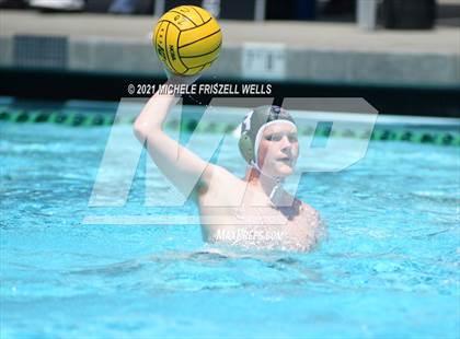 Thumbnail 2 in Santana vs. Helix (CIF SDS D2 Final) photogallery.