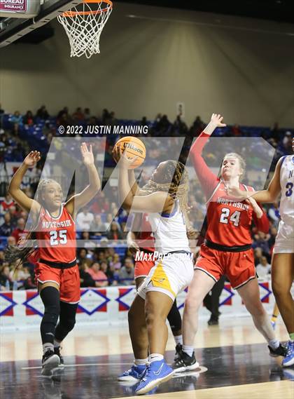 Thumbnail 2 in North Little Rock vs. Northside (AAA 6A State Final) photogallery.