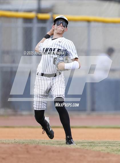 Thumbnail 2 in Terry vs Randle (Lamar Consolidated Playoff) photogallery.