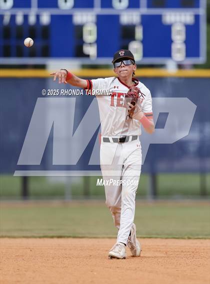 Thumbnail 3 in Terry vs Randle (Lamar Consolidated Playoff) photogallery.