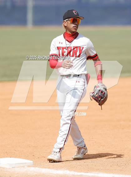 Thumbnail 3 in Terry vs Randle (Lamar Consolidated Playoff) photogallery.