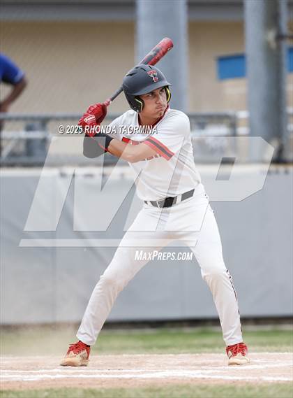 Thumbnail 2 in Terry vs Randle (Lamar Consolidated Playoff) photogallery.