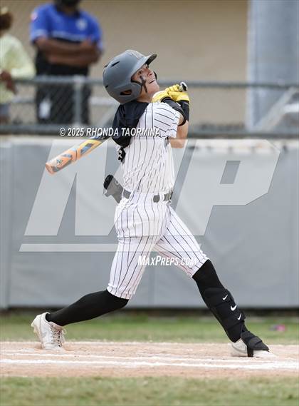 Thumbnail 3 in Terry vs Randle (Lamar Consolidated Playoff) photogallery.