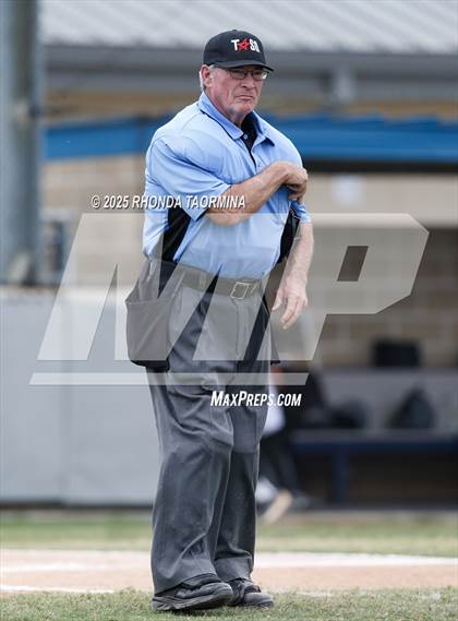 Thumbnail 3 in Terry vs Randle (Lamar Consolidated Playoff) photogallery.