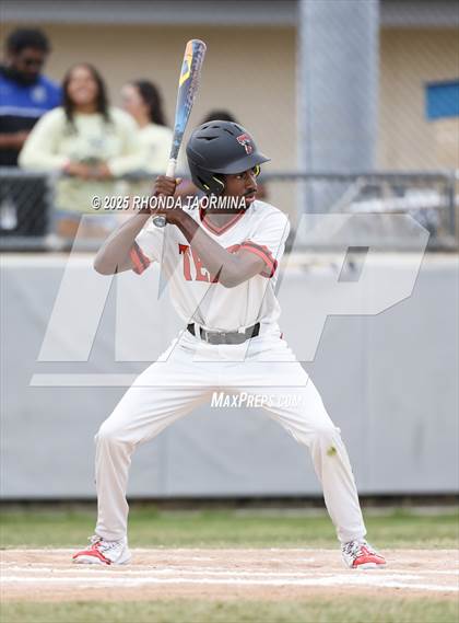 Thumbnail 2 in Terry vs Randle (Lamar Consolidated Playoff) photogallery.