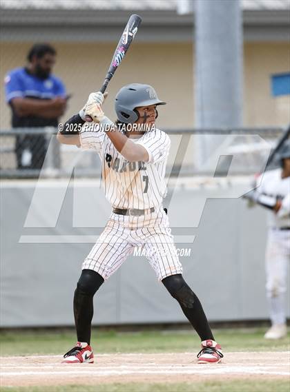Thumbnail 2 in Terry vs Randle (Lamar Consolidated Playoff) photogallery.