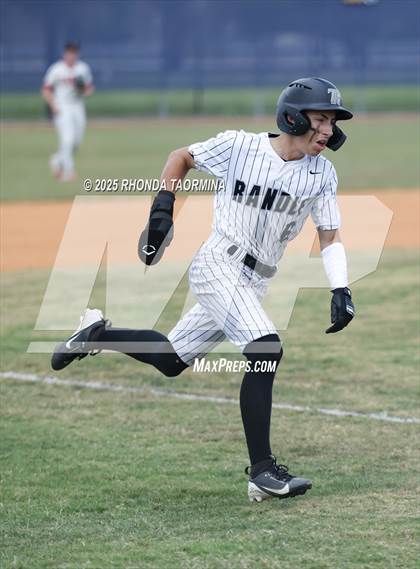 Thumbnail 2 in Terry vs Randle (Lamar Consolidated Playoff) photogallery.