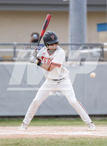 Thumbnail 1 in Terry vs Randle (Lamar Consolidated Playoff) photogallery.