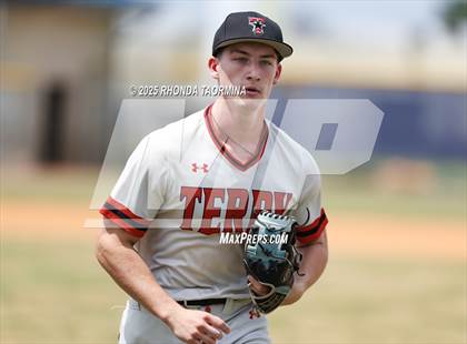 Thumbnail 2 in Terry vs Randle (Lamar Consolidated Playoff) photogallery.